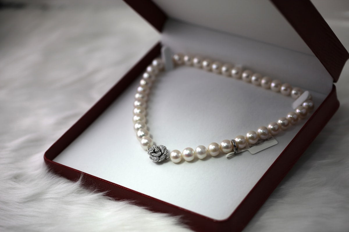 How to identify a piece of jewelry that will become your everyday favorite even before you buy it